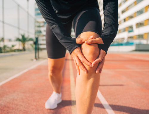 Les douleurs au genou chez les coureurs : symptômes et traitements